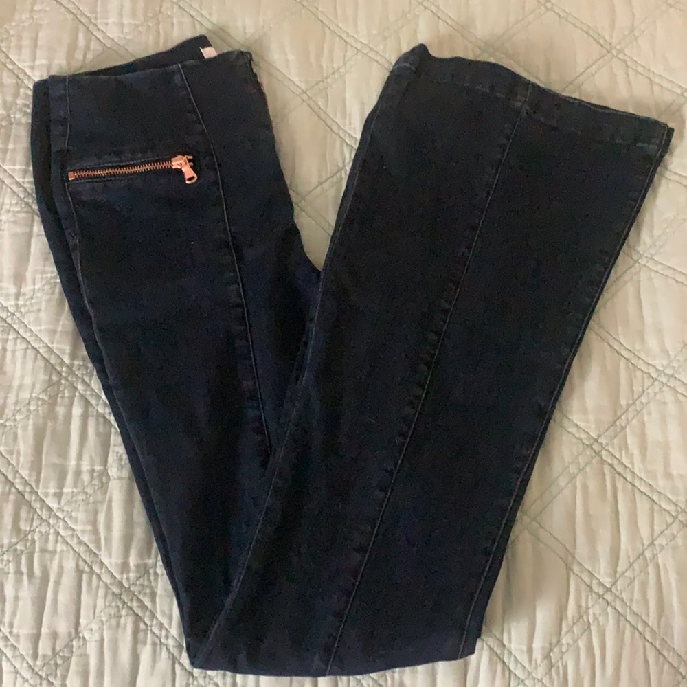 Skinnygirl High rise flare. 2/26. Dark blue wash.